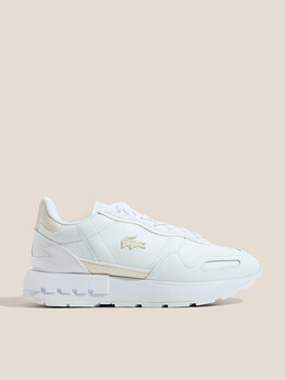 Lacoste: Белые кроссовки 