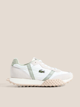 Lacoste: Белые кроссовки 