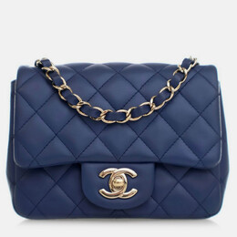 Chanel: Голубая сумка 