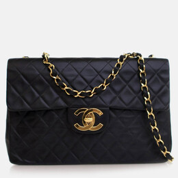 Chanel: Чёрная сумка 