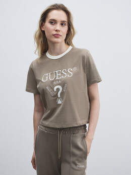 Guess: Бежевая футболка 