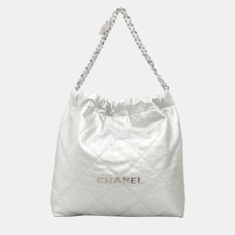 Chanel: Серебристая сумка 