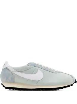 Nike: Светлые кроссовки 