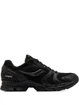 Saucony: Чёрные кроссовки 