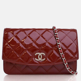 Chanel: Червоні гаманці 