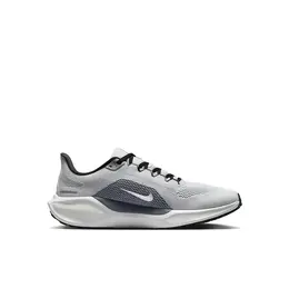 NIKE: Серебристые кроссовки  Air Zoom