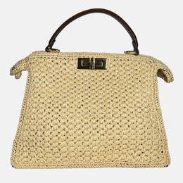 Fendi: Бежевая сумка  Peekaboo
