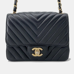 Chanel: Чорні сумки 