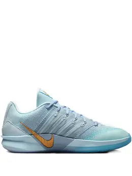 Nike: Светлые кроссовки 