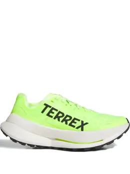 adidas: Зелёные кроссовки  Terrex