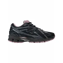 New Balance: Чёрные кроссовки 