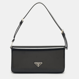 Prada: Чёрная сумка 