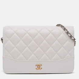 Chanel: Білі гаманці 