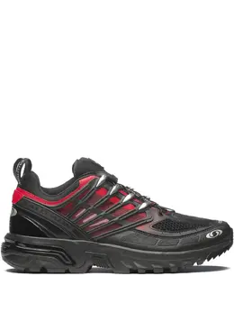 Salomon: Чёрные кроссовки 