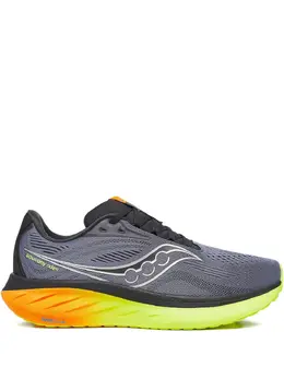 Saucony: Кроссовки 