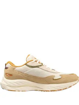 Mizuno: Светлые кроссовки 