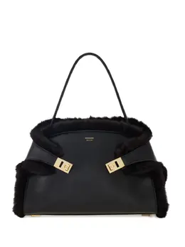 Ferragamo: Чёрная сумка 
