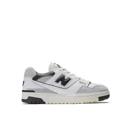New Balance: Белые кроссовки  550