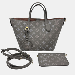 Louis Vuitton: Чёрная дорожная сумка 