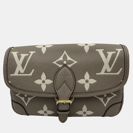 Louis Vuitton: Сумка 