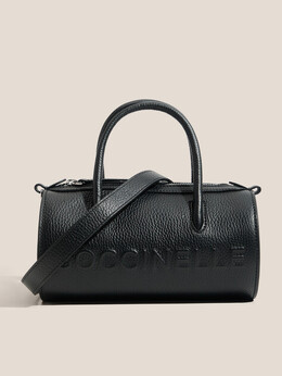 Coccinelle: Чёрная спортивная сумка 