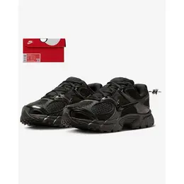 NIKE: Чёрные кроссовки 