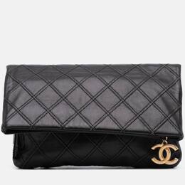Chanel: Чорні клатчі 
