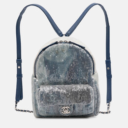 Chanel: Блакитні рюкзаки 