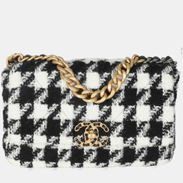 Chanel: Чёрная сумка 
