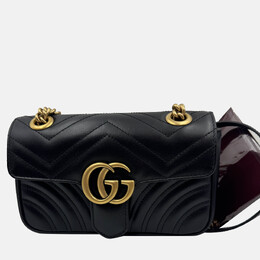 Gucci: Чёрная сумка  GG Marmont