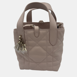 Dior: Розовая сумка 