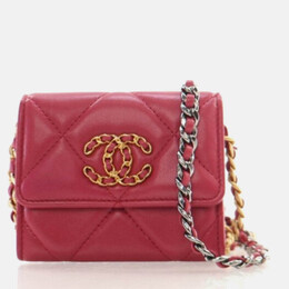 Chanel: Красный картхолдер 