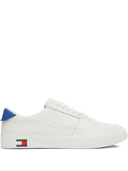 Tommy Hilfiger: Белые кроссовки  Essential