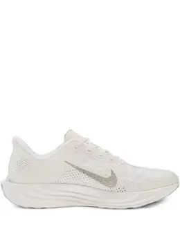 Nike: Белые кроссовки  Plus