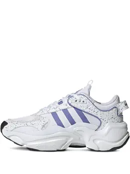 adidas: Белые кроссовки  Magmur Runner