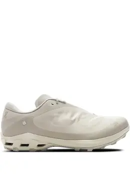 On Running: Белые кроссовки 