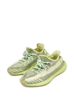 adidas Yeezy: Светлые кроссовки 