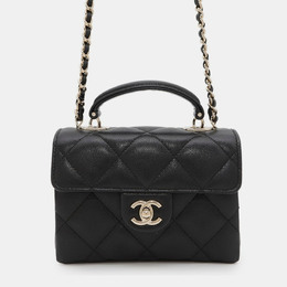Chanel: Чорні сумки на руку 