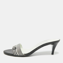 Salvatore Ferragamo: Чёрные сандалии 