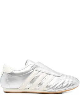 adidas: Серебристые кроссовки 