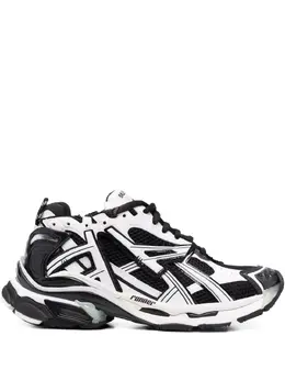 Balenciaga: Двухцветные кроссовки  Runner