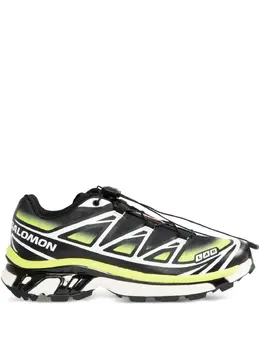 Salomon: Чёрные кроссовки 