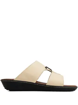 Tod's: Бежевые сандалии  T