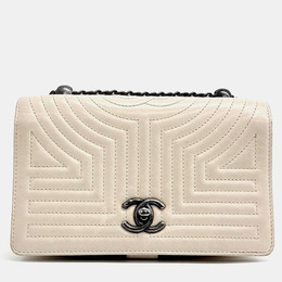 Chanel: Бежеві сумки через плече 