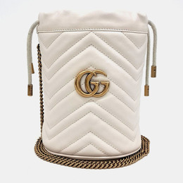 Gucci: Белая сумка  GG Marmont
