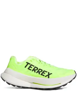 adidas: Зелёные кроссовки  Terrex