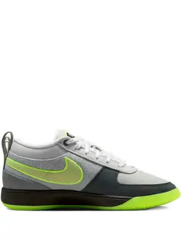 Nike: Зелёные кроссовки 