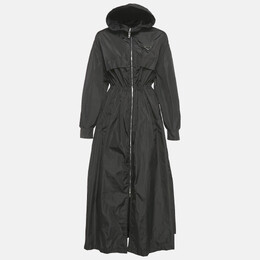 Prada: Чёрное пальто 