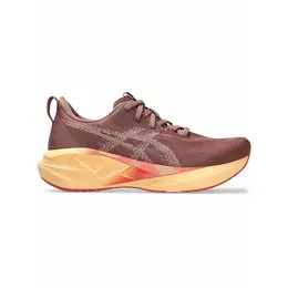 ASICS: Красные кроссовки  Novablast