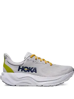HOKA: Светлые кроссовки 